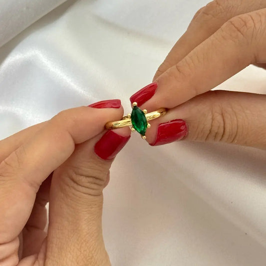 Anillo Liso Con Piedra Verde Esmeralda Para Dama+ Envio Gratis