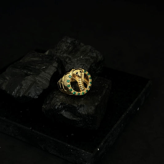 Anillo De Caballero Con Diseño de Serpiente Y Cristales Verdes + Envío Gratis