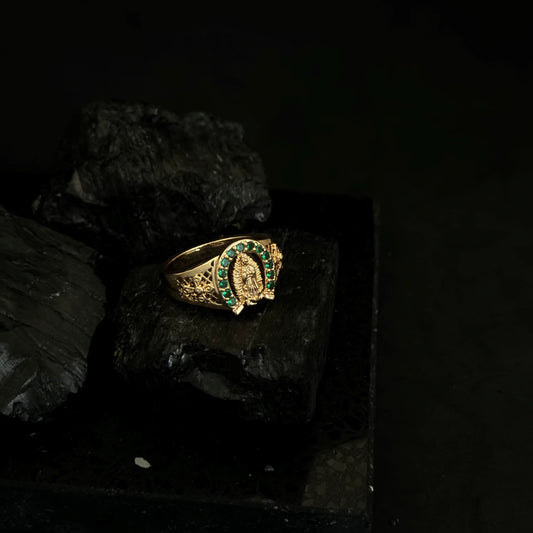 Anillo de Caballero Con Diseño Guadalupe Con Piedras Cristal Verdes + Envío Gratis